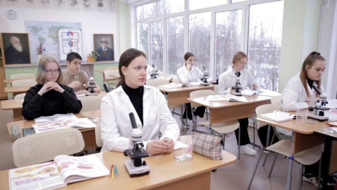 Соликамские гимназисты обучаются в профильных медицинских классах